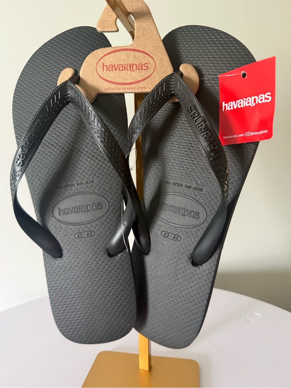 Havaianas Men's Black Flip Flops Size 11-12